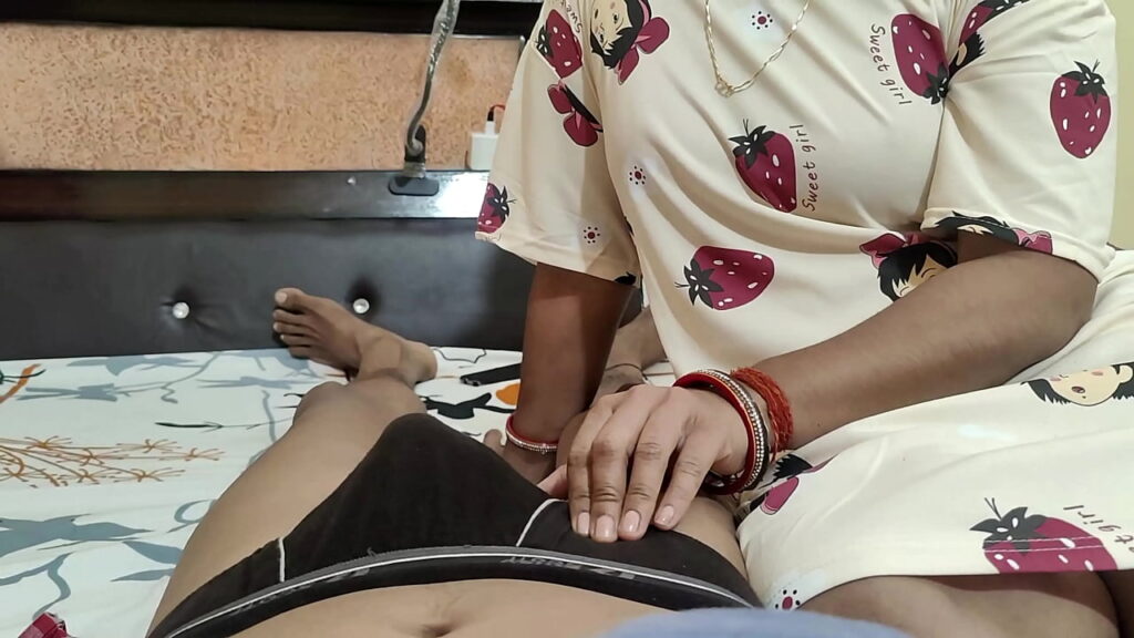 Desi couple has romantic sex at night, Indian Hindi porn