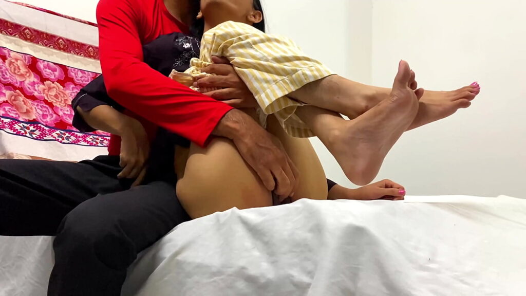 Friend's widow hot stepmom's big ass and tight pussy fucked hard Full HD Hindi Xvideo