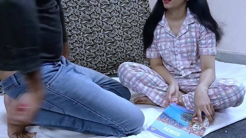 Mosi ki ladki ko nanga kr ke choda hindi family sex
